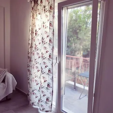 Melistalia 2 Неа-Миханиона